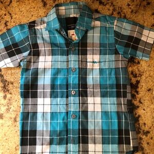 🍁 BUNDLE ONLY - 5/$15  Blue & Brown Button down Short Sleeve shirt.